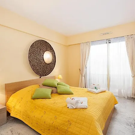 Superb 50m2 Flat - 4 Min To Palais, 1 Min To