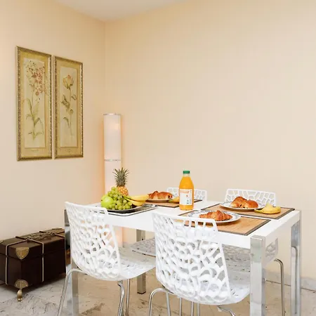 Superb 50m2 Flat - 4 Min To Palais, 1 Min To Lägenhet *